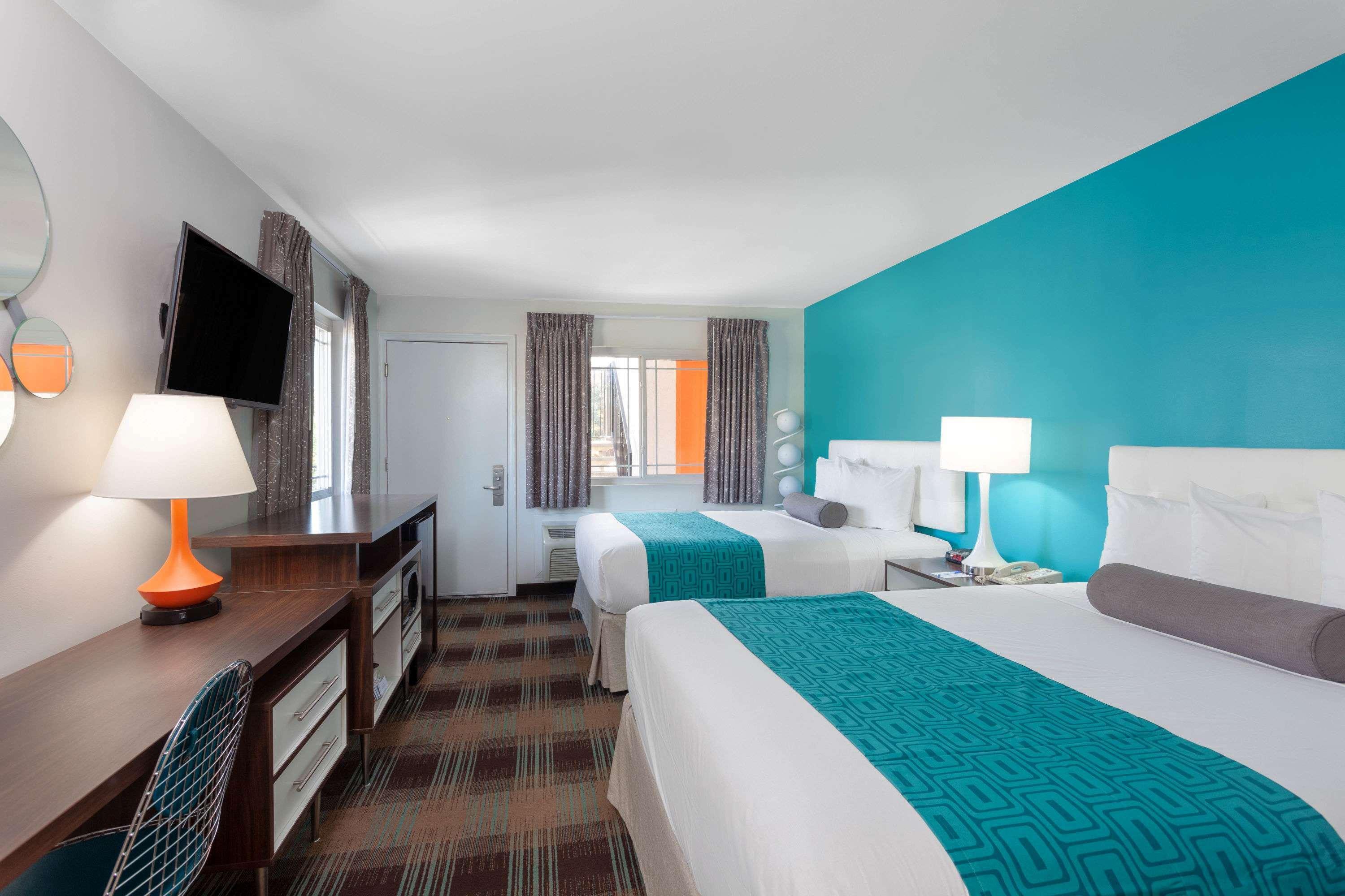 Hotel Howard Johnson By Wyndham Circle 3*