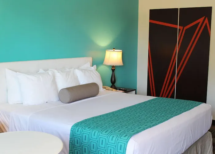 Howard Johnson By Wyndham San Diego Hotel Circle