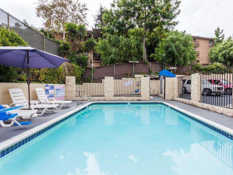 Howard Johnson By Wyndham Circle Hotel 3*