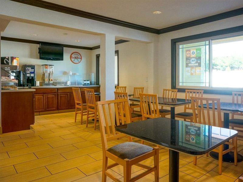 Hotel Howard Johnson By Wyndham Circle