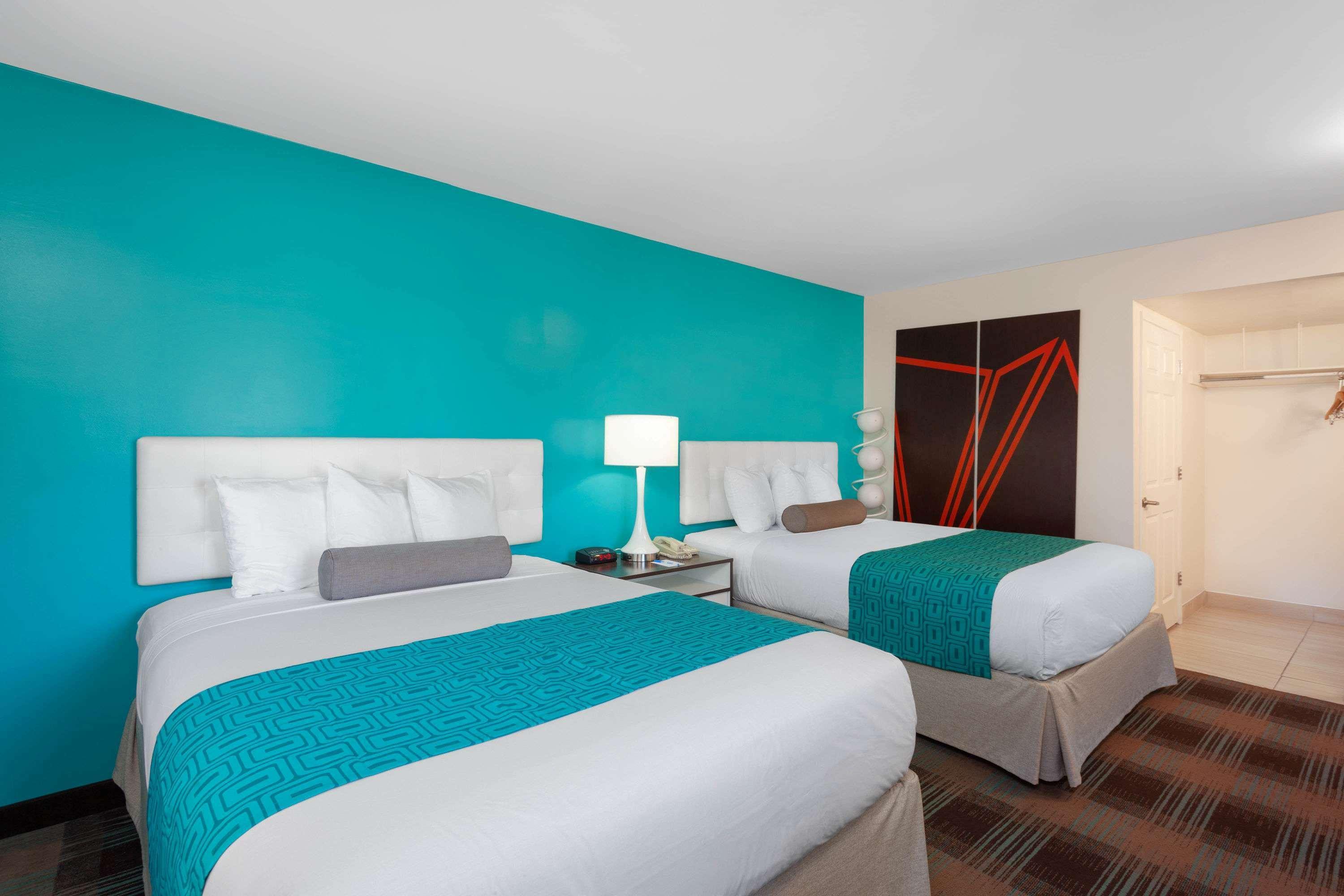 Howard Johnson By Wyndham Circle San Diego