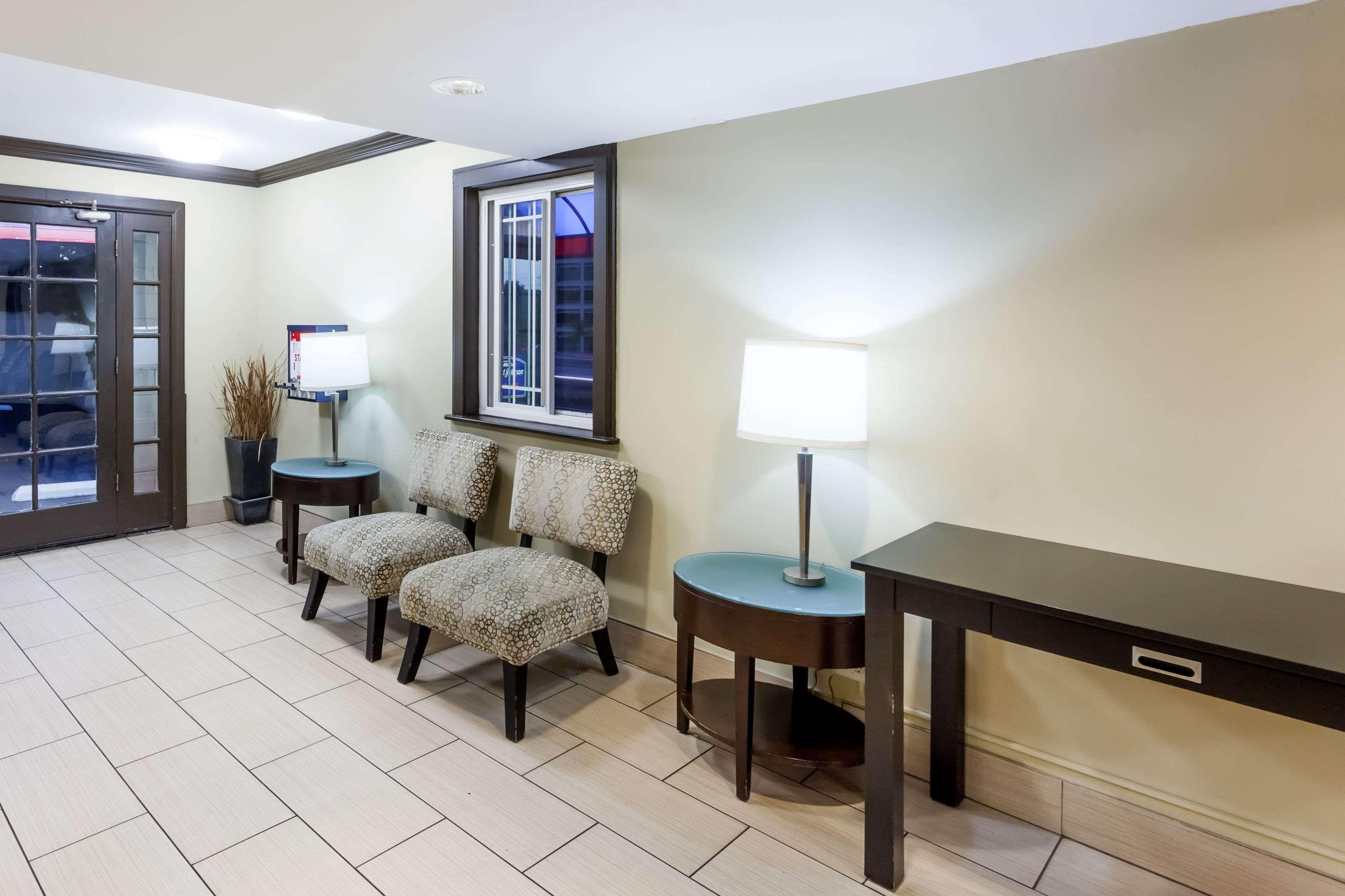 Howard Johnson By Wyndham Circle Hotel 3*