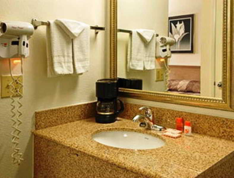 Howard Johnson By Wyndham Circle 3* San Diego