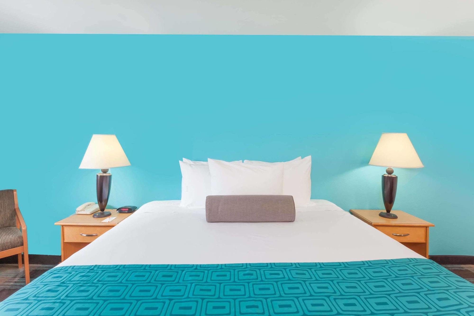 Hotel Howard Johnson By Wyndham Circle San Diego