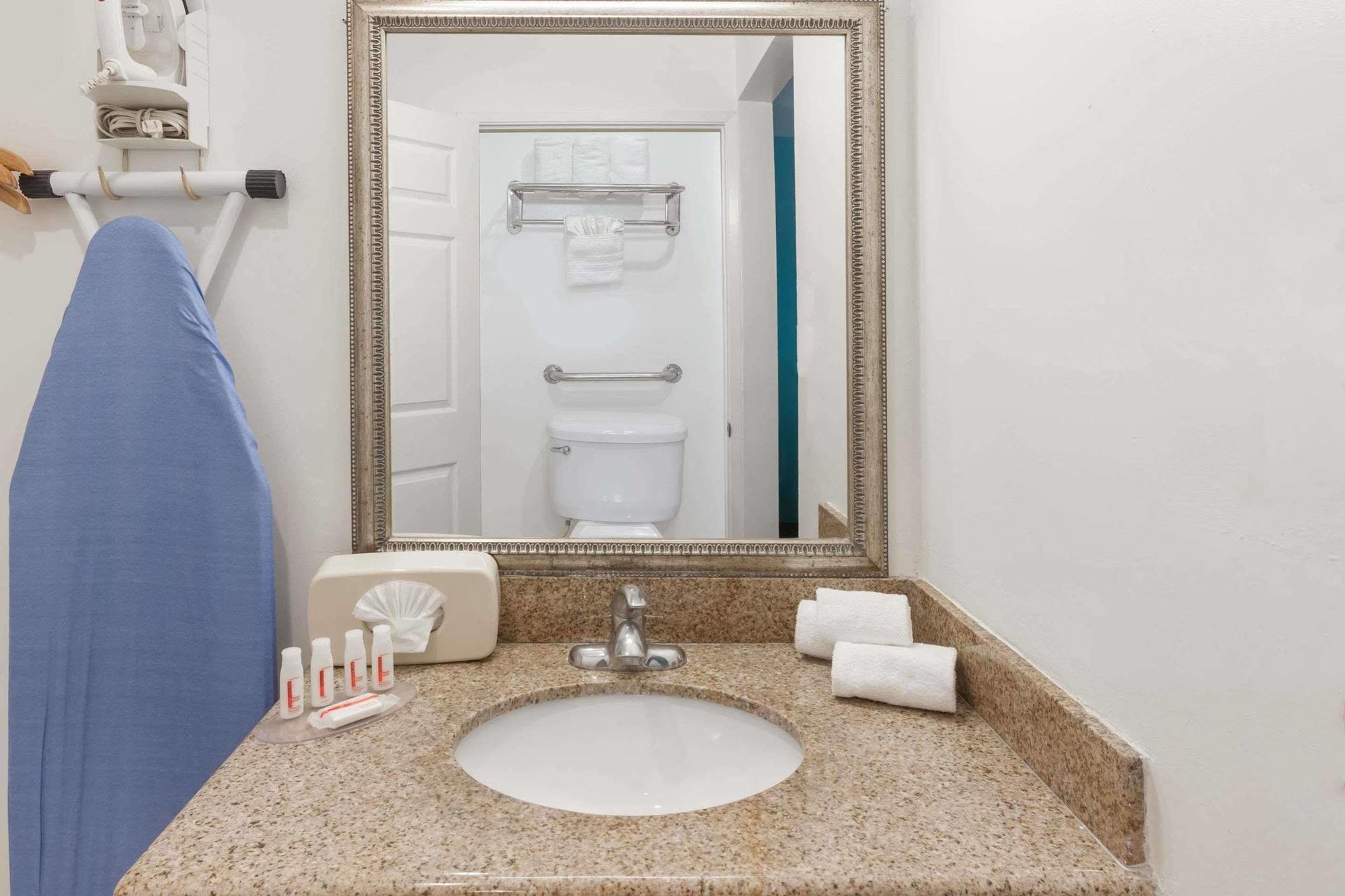 Howard Johnson By Wyndham Circle 3*