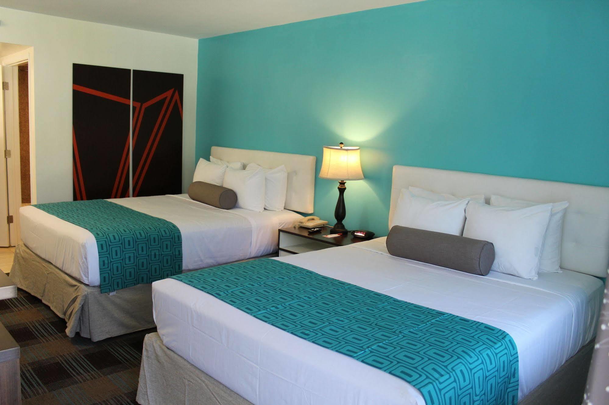 Hotel Howard Johnson By Wyndham Circle San Diego